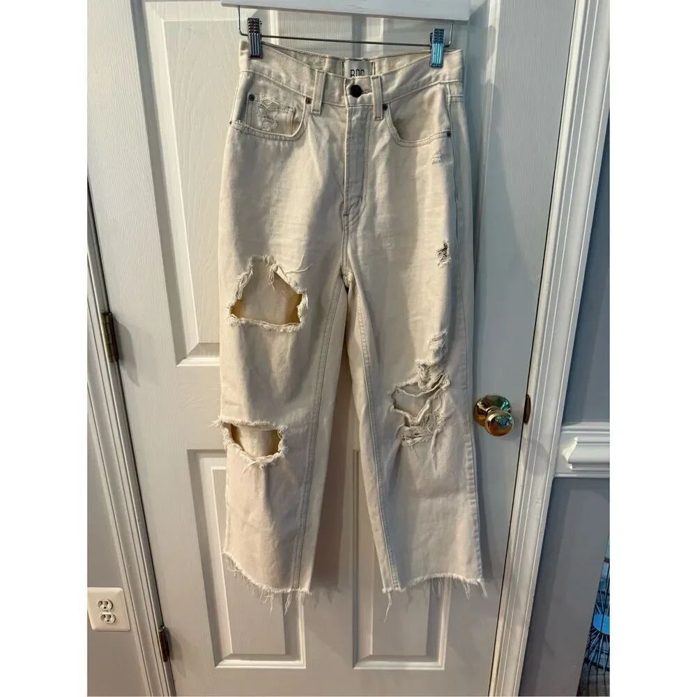 BDG Cream High-Rise Baggy Destroyed Raw Hem Jeans sz 25 EUC